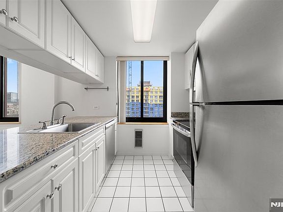 5th image of 100 Old Palisade Rd APT 1902