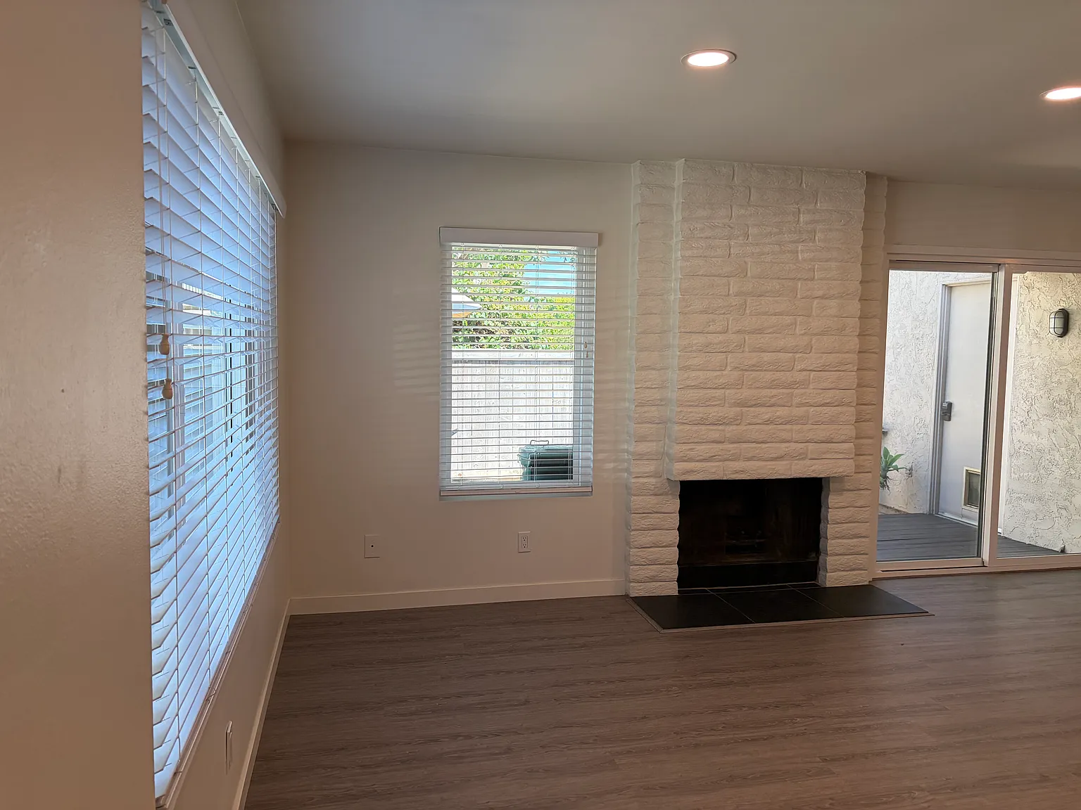2 bed, 900 sqft, $3,450 — Photo 4