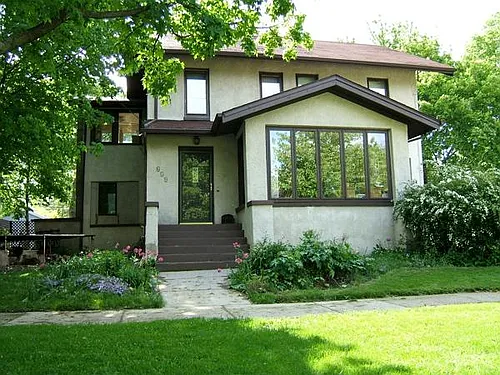 650 Park Ave Photo 1