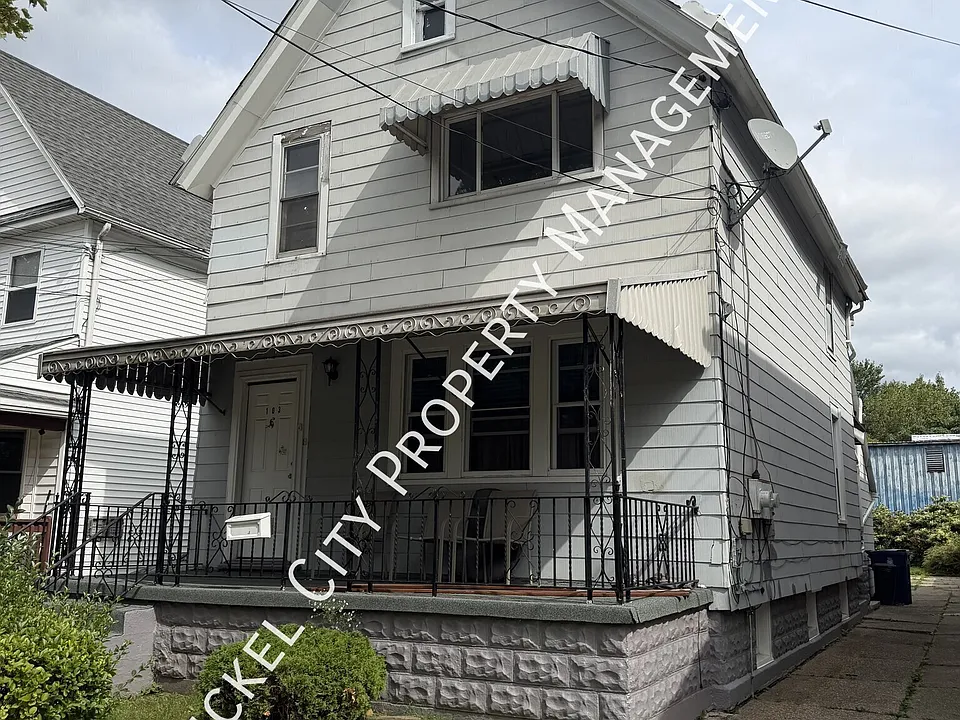 103 Goethe St #2