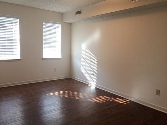 2nd image of 223 Sharon Dr NE