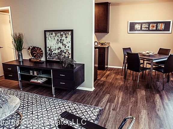 3rd image of 441 Lynnhurst Ave W APT 302