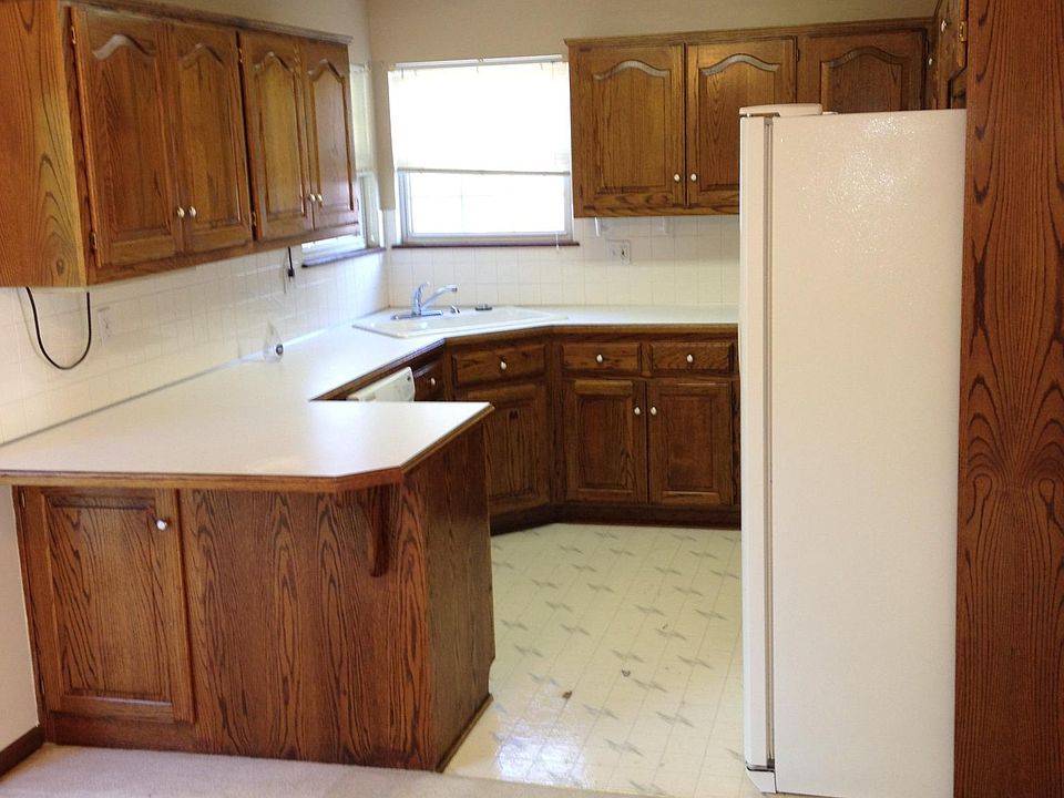 1st image of 1629 NE Auburn Dr