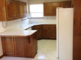 1629 NE Auburn Dr, Lees Summit, MO 64086