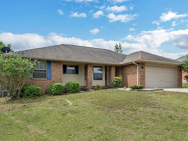 131 Bronze Cir — Photo 2