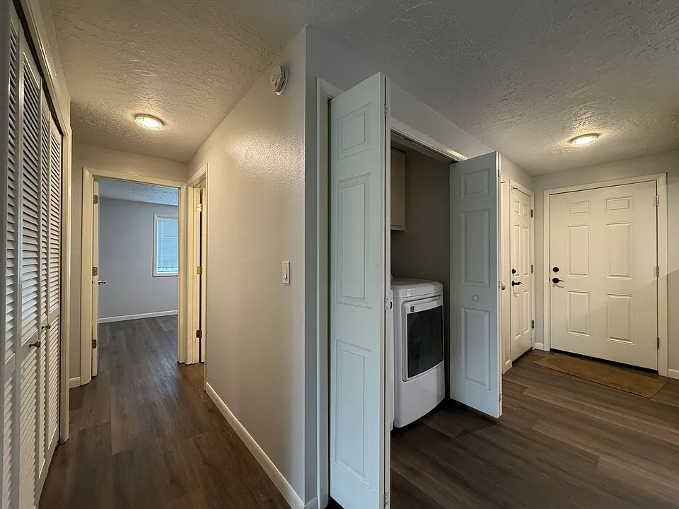 Remodeled 2-Bedroom NE Portland Duplex with A/C, Garage & Modern Upgrades