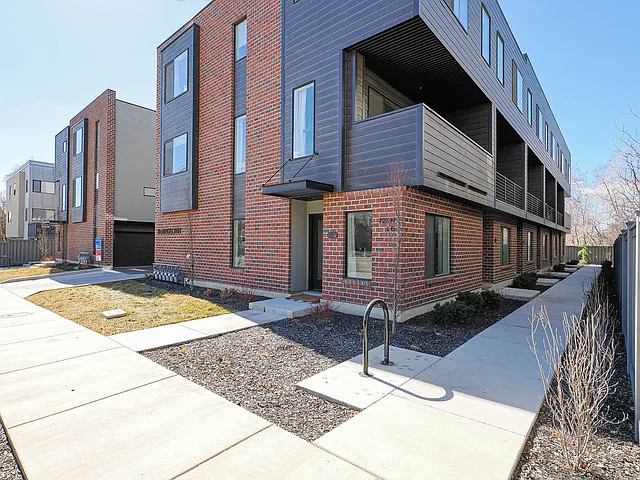 723 N 300 W — Photo 2