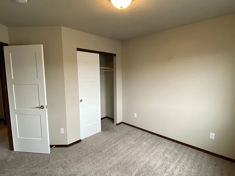 430 S Kansas Loop — Photo 13