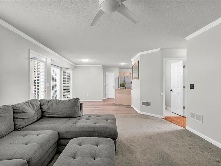608 Adam Cir — Photo 10
