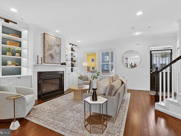 5th image of 2247 Mount View Pl SE