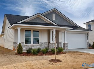 12592 Buck Rd, Athens, AL 35613