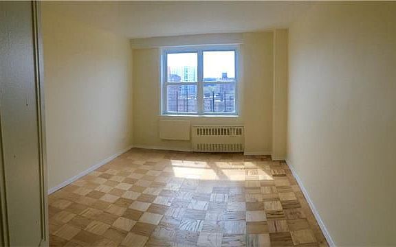 3rd image of 3660 Oxford Ave APT 11E