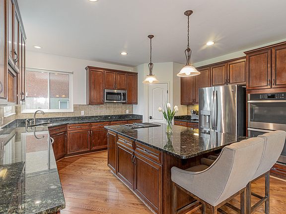 5th image of 2416 Lost Willow Ct
