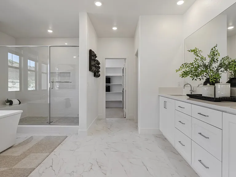 679 Edward Scholle Dr — Photo 4