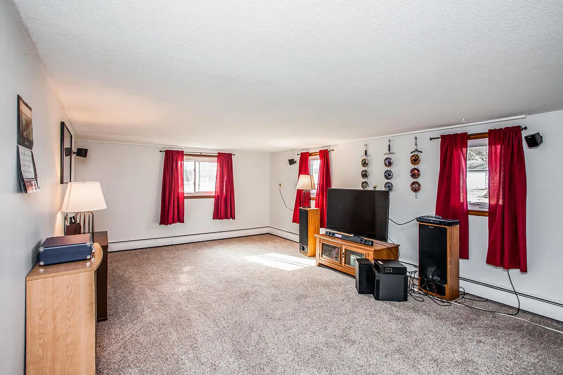Spacious 2 Bedroom, All Major Utilities Included! - 3114 Grove Ave, Ames, Ia 50010 — Photo 3