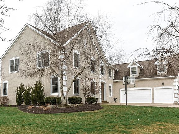 2nd image of 7039 Robertson Ct