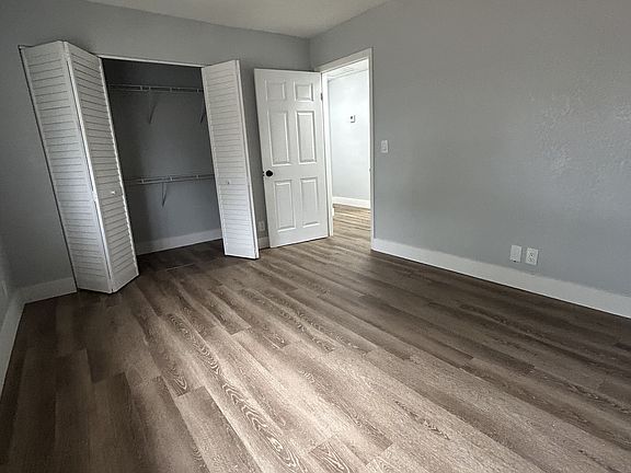 3rd image of 1541 Catherine Dr