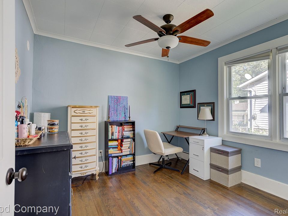 215 E Hazelhurst St, photo 24