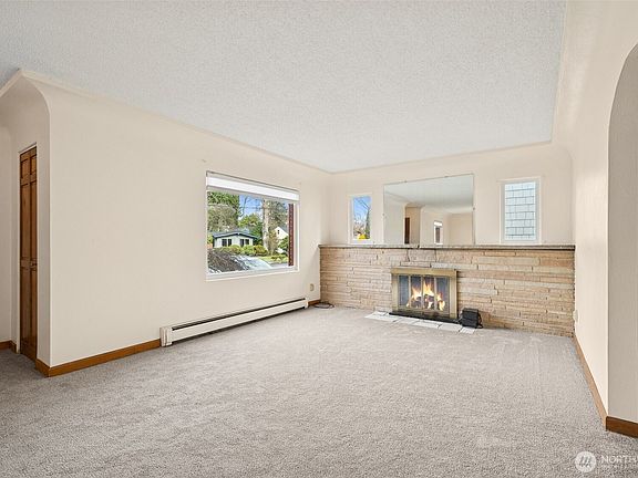 4th image of 408 8th Avenue NE