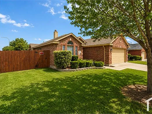 5601 Lawnsberry Dr — Photo 2
