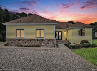 1282 Indianwood Rd, Lake Orion, MI 48362