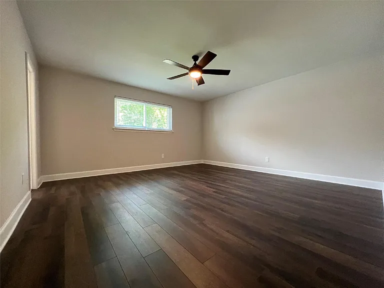 10903 Albury Dr — Photo 17