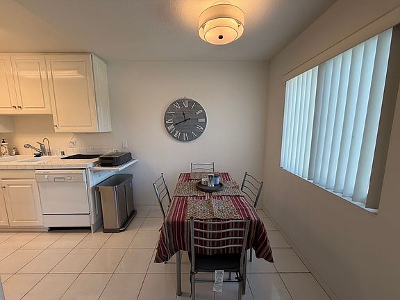 3rd image of 2308 Schader Dr Unit 204