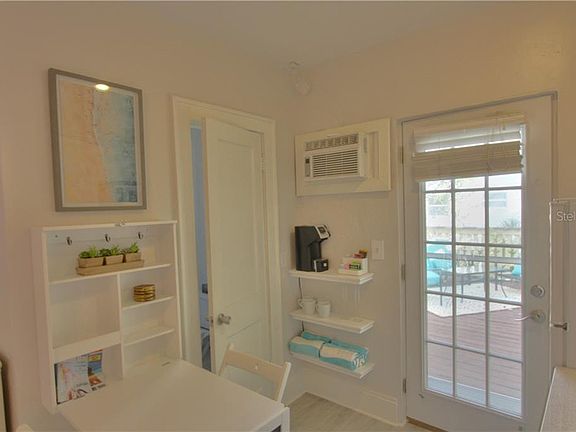 4th image of 525 Rawls Ave #2