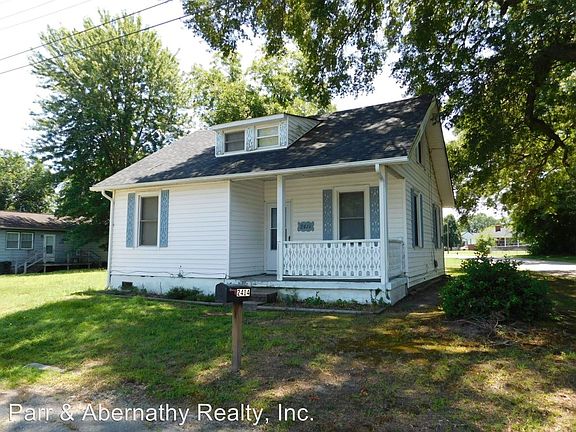 2nd image of 2414 Lee St