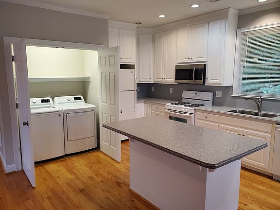 Included laundry washer / dryer