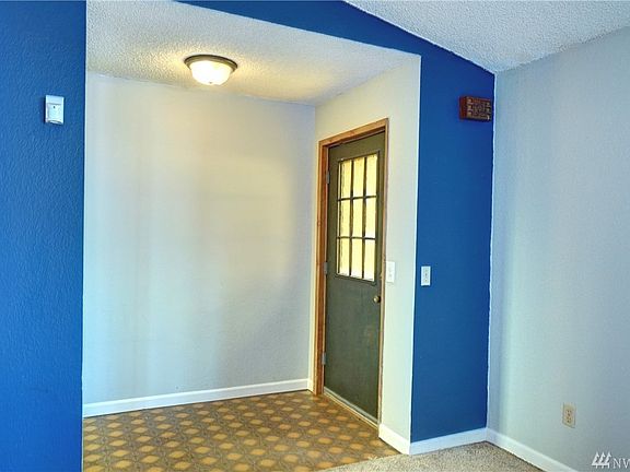 As you enter the home, your first stop is the foyer. 