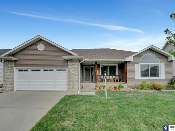 6420 Cascade Dr, Lincoln, NE 68504