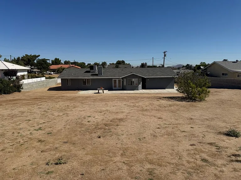 18063 Catalpa St — Photo 15