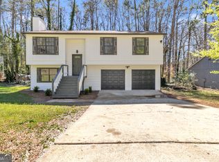 5075 S Woodbridge Trl, Stone Mountain, GA