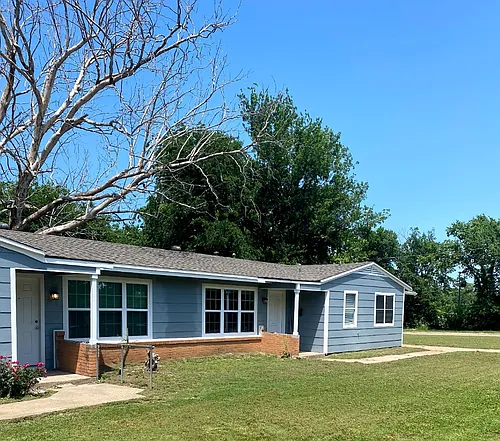 135 Eisenhower Blvd #A Photo 1