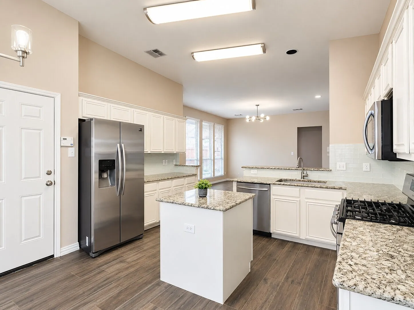 3 bed, 1860 sqft, $2,675 — Photo 4