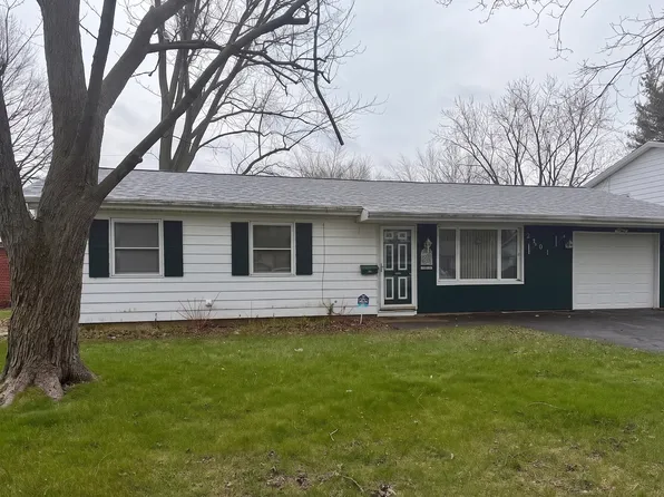 2301 E Rainbow Vw, Urbana, IL 61802