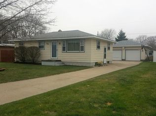 1013 N Robert St, Ludington, MI 49431