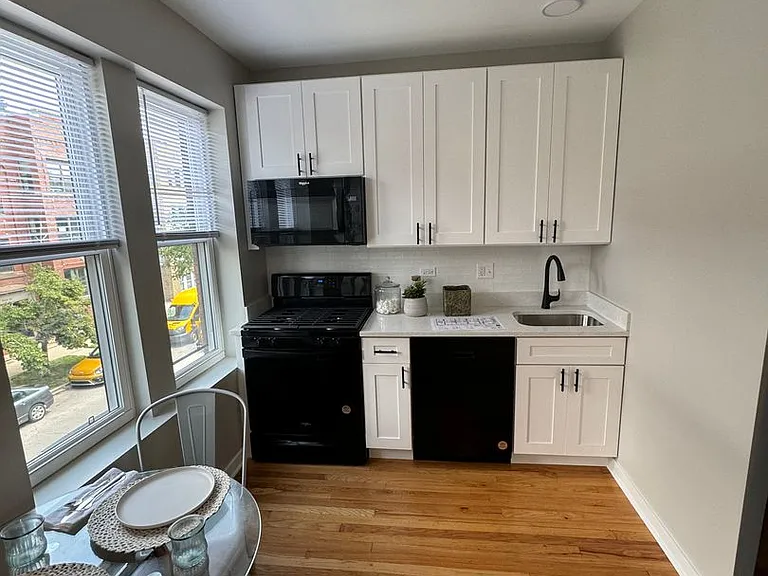 Leland Albany Commons — Photo 129