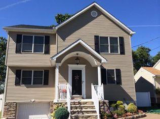 27 Valley Dr, Woodland Park, NJ 07424