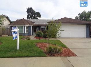 992 Greenwood Ct, Hanford, CA