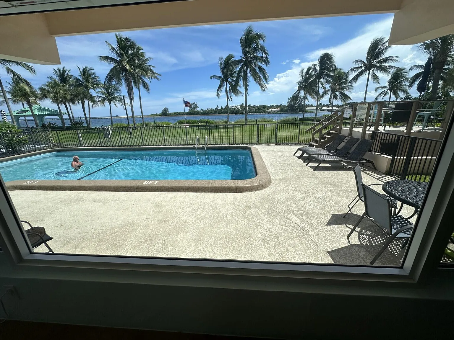 2 bed, 2.0 bath, 1240 sqft, $5,499 — Photo 4