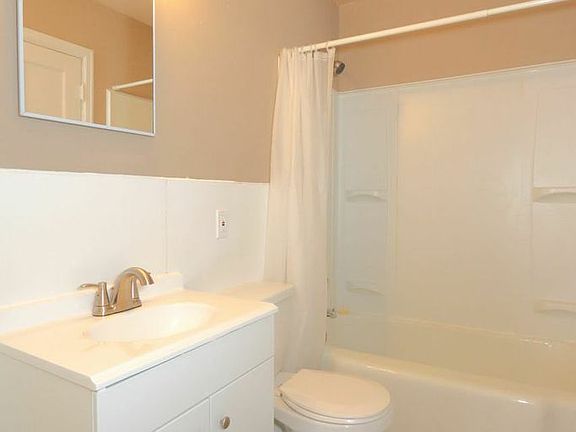 5th image of 8023 Aline Ave