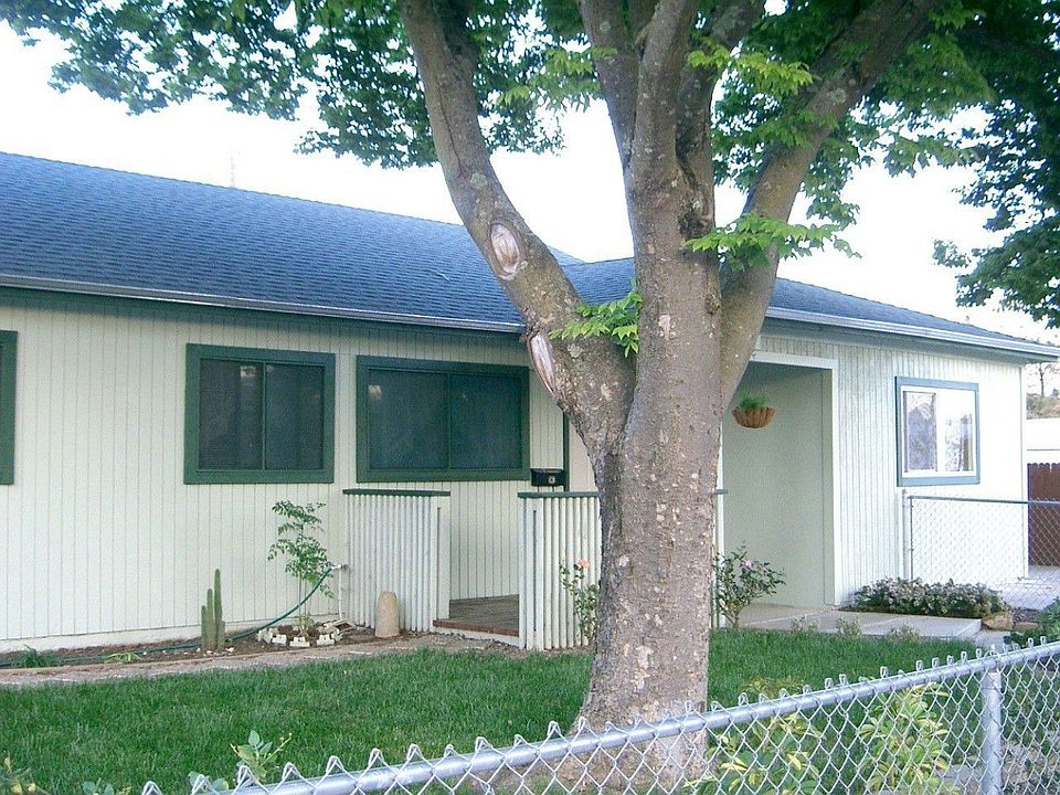 2nd image of 920 1st St