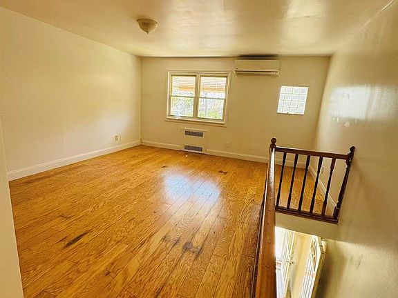 3rd image of 1029 115th Street