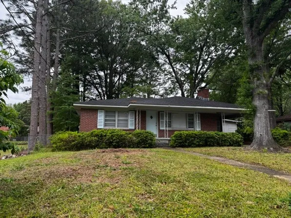 2414 Slay Dr, Greenville, NC 27858