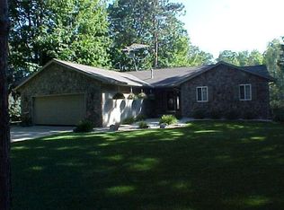 8040 Carriage Ln, Stanwood, MI 49346
