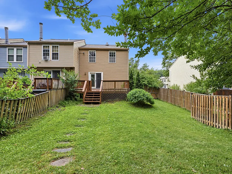 57 Shrewsbury Ct — Photo 36