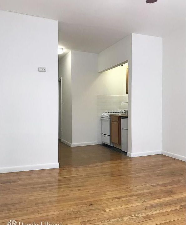 2nd image of 405 W 54th St APT 4B
