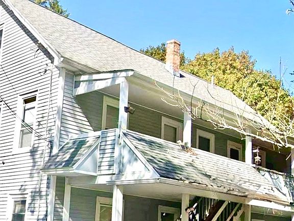 3rd image of 35 Maple St